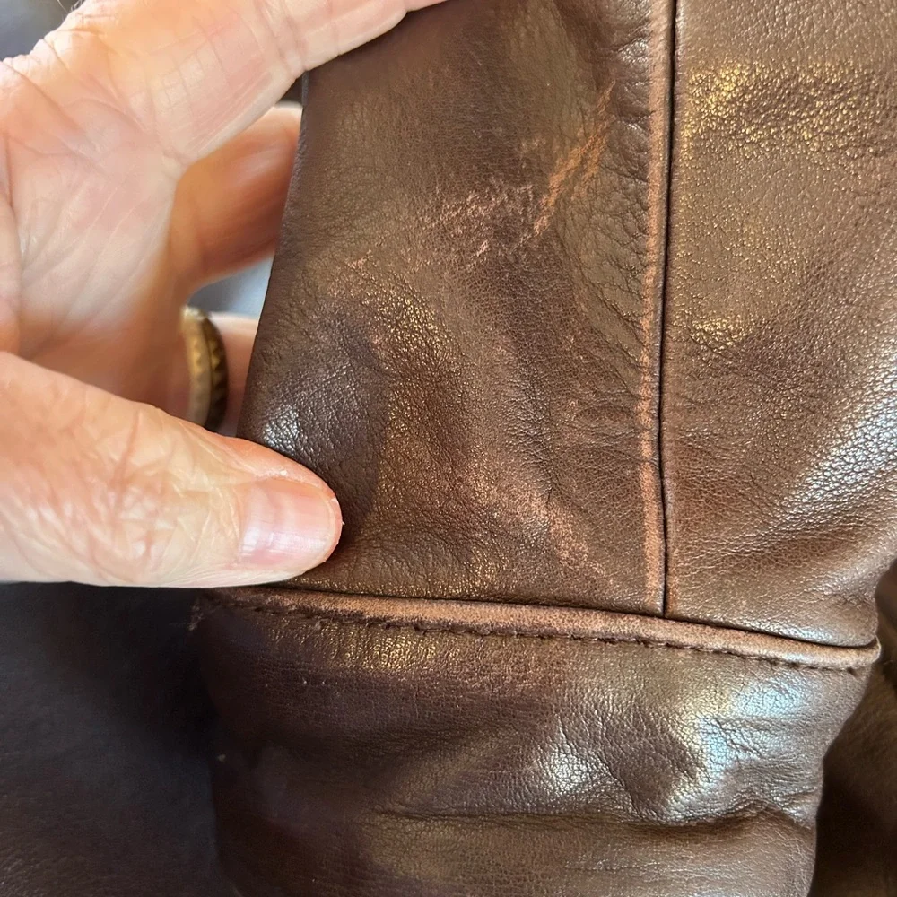 Vintage Banana Republic Leather Bomber jacket. 42. Stunning. 90’s. EUC. Heavy - Picture 10 of 15